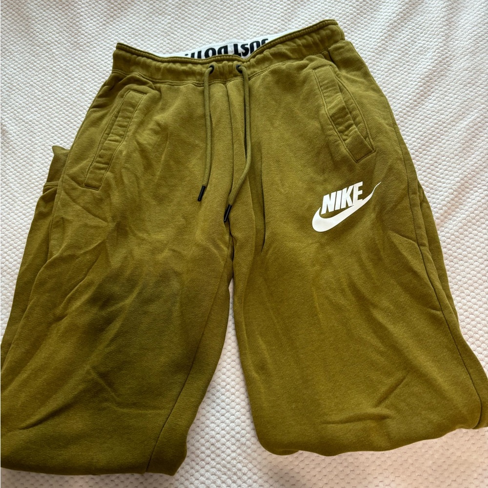 Khaki Nike sweatpants